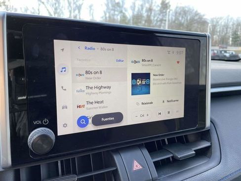 Used 2023 Toyota RAV4 SE image 28