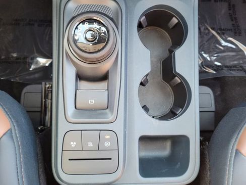 Certified 2024 Ford Maverick Lariat image 28