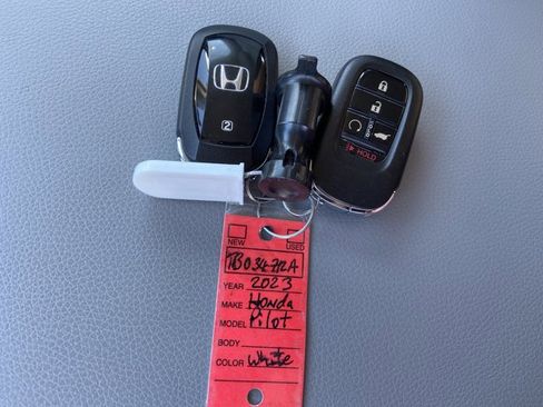 Used 2023 Honda Pilot Touring image 45