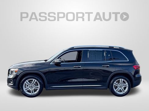 Used 2021 Mercedes-Benz GLB 250 4MATIC image 2