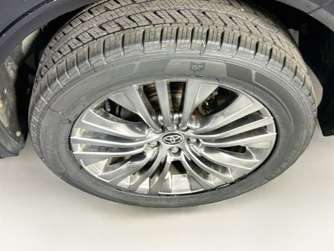 Used 2021 Toyota Venza Limited w/ Advanced Technology Package AWD/4WD image 30