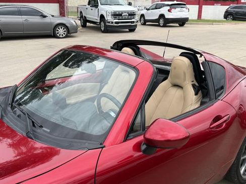 Used 2020 MAZDA MX-5 Miata RF Grand Touring RWD image 10