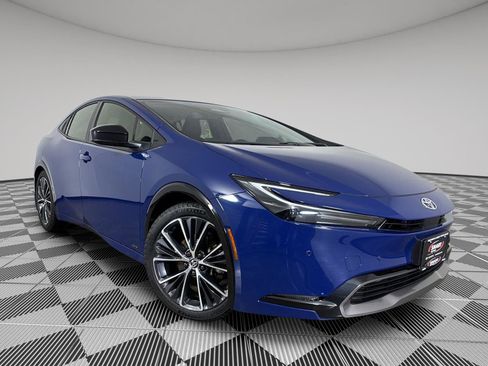 Used 2024 Toyota Prius XLE image 1