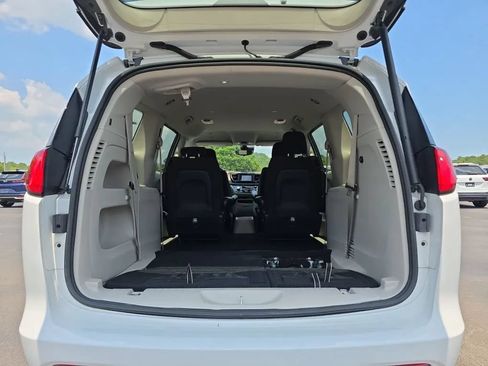 Used 2023 Chrysler Voyager LX FWD image 46