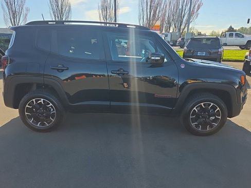 Used 2023 Jeep Renegade Trailhawk w/ Sun/Sound Group AWD/4WD image 6