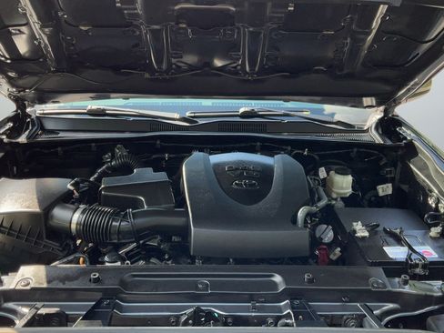 Used 2021 Toyota Tacoma SR5 RWD image 27