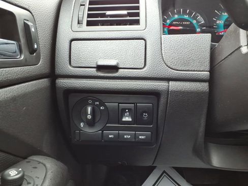 Used 2010 Ford Fusion SE image 15