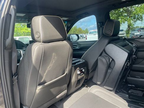 Used 2023 GMC Yukon XL SLT w/ SLT Premium Package AWD/4WD image 23