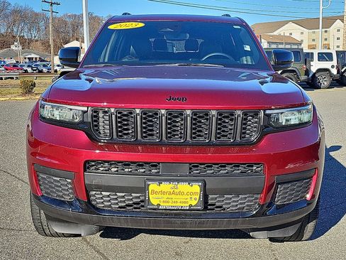 Used 2023 Jeep Grand Cherokee L Laredo image 2