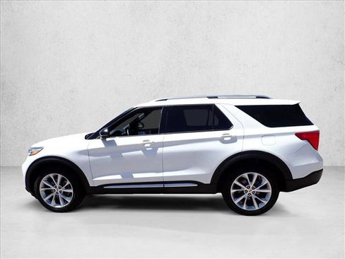 Used 2023 Ford Explorer Platinum w/ Technology Package AWD/4WD image 2
