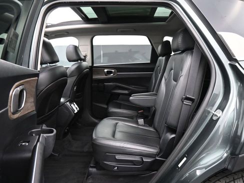 Used 2021 Kia Sorento EX w/ EX AWD X-Line Package image 17