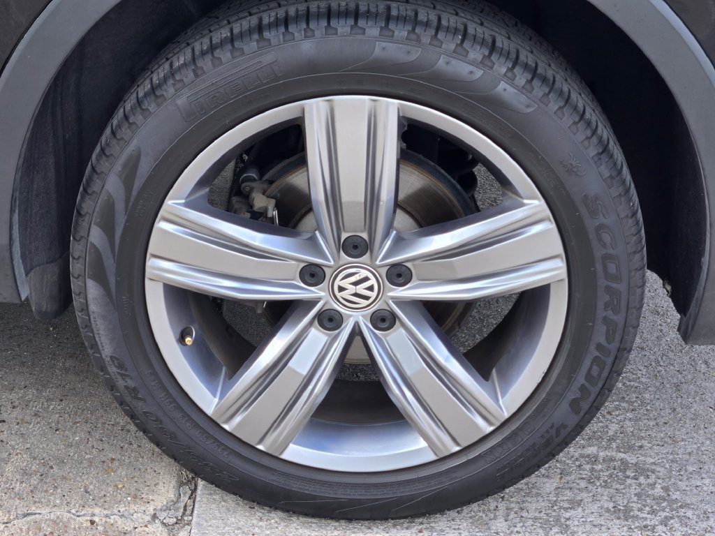 Used 2021 Volkswagen Tiguan SEL AWD/4WD image 8