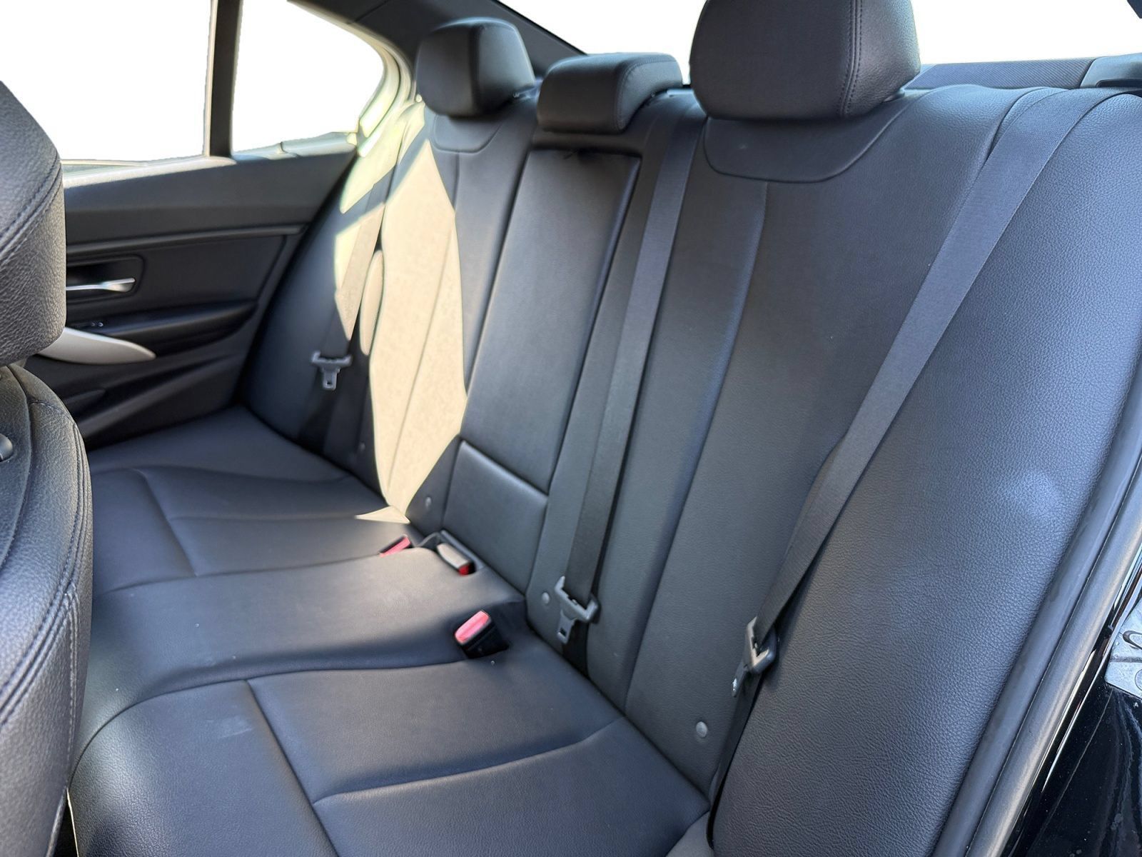 Used 2016 BMW 320i Sedan RWD image 13