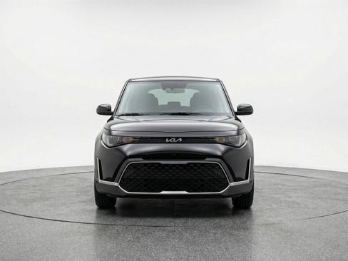 Used 2025 Kia Soul LX w/ LX Technology Package FWD image 2
