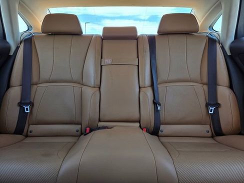 Used 2019 Lexus LS 500 w/ Accessory Package (Z2) RWD image 12