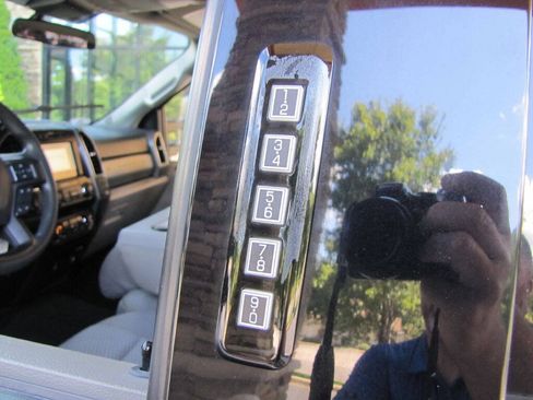 Used 2022 Ford F250 XLT w/ XLT Value Package AWD/4WD image 38