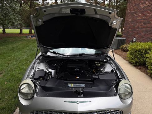 Used 2005 Ford Thunderbird RWD image 75