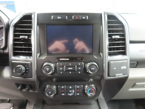 Used 2019 Ford F250 XLT w/ XLT Premium Package AWD/4WD image 49