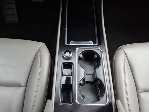 Used 2023 Lincoln Corsair AWD w/ Rear Removable Package Tray image 23
