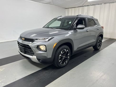 Used 2023 Chevrolet TrailBlazer LT w/ Convenience Package AWD/4WD image 5