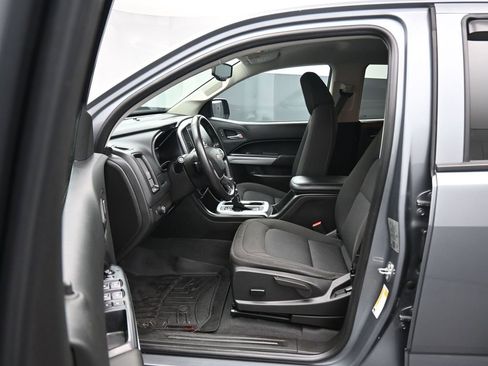 Used 2022 Chevrolet Colorado LT w/ LT Convenience Package image 11