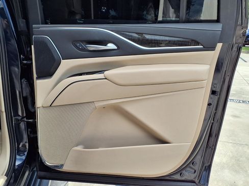Certified 2024 Cadillac Escalade ESV Premium Luxury RWD image 12