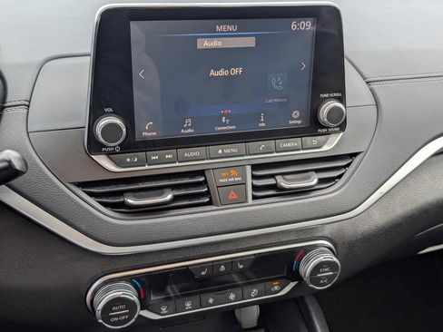 Used 2019 Nissan Altima 2.5 SV image 17