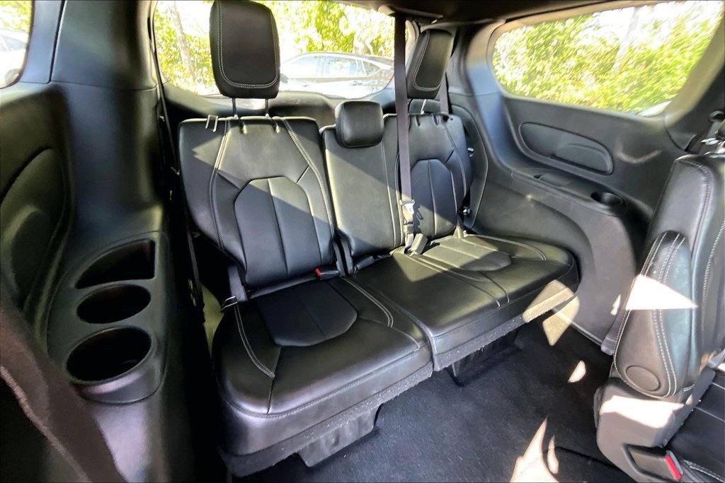 Used 2025 Chrysler Pacifica Select FWD image 38