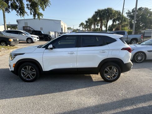 Used 2022 Kia Seltos S FWD image 4
