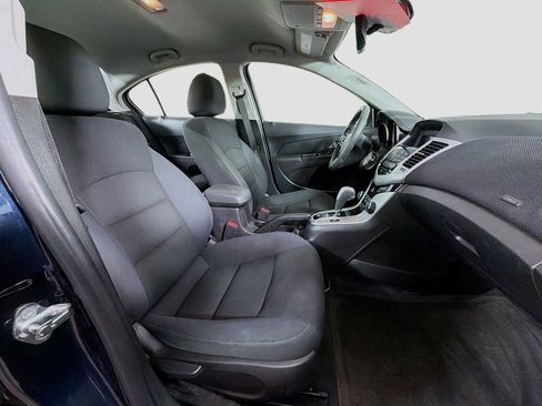 Used 2016 Chevrolet Cruze LT FWD image 25