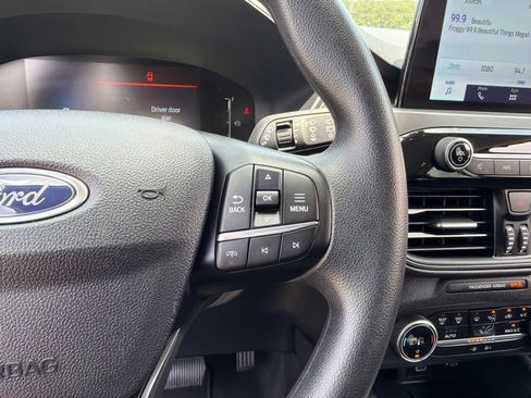 Used 2025 Ford Escape Active AWD/4WD image 17