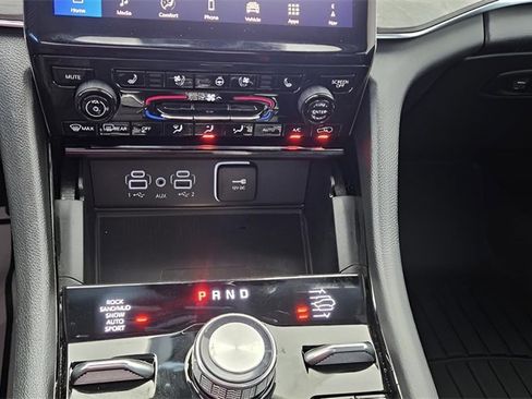 Used 2024 Jeep Grand Cherokee L Overland w/ Luxury Tech Group IV image 39