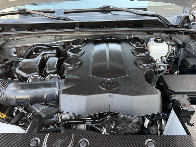 Used 2024 Toyota 4Runner SR5 AWD/4WD image 32