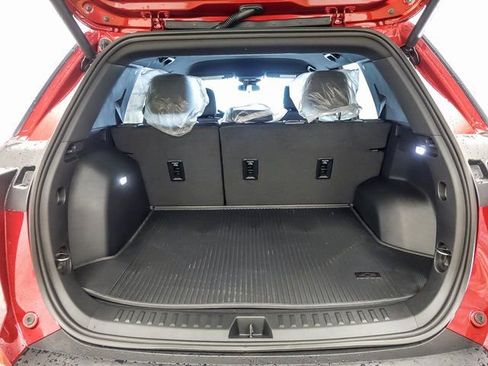 New 2026 Chevrolet Equinox RS w/ LPO, Floor Liner Package FWD image 8