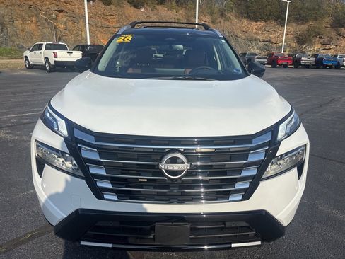 Used 2026 Nissan Rogue Platinum w/ Platinum Premium Package image 8