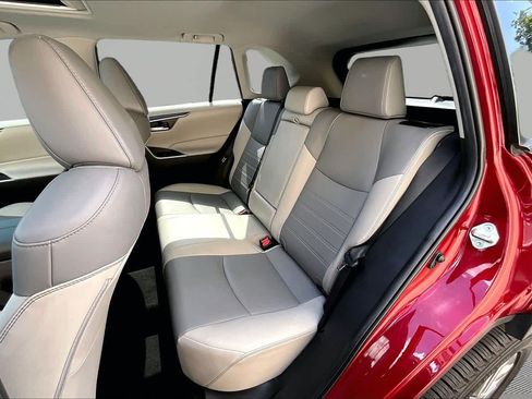 Used 2022 Toyota RAV4 XLE Premium FWD image 21