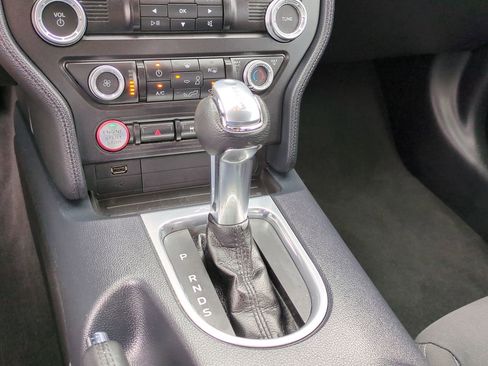 Certified 2021 Ford Mustang Coupe image 19