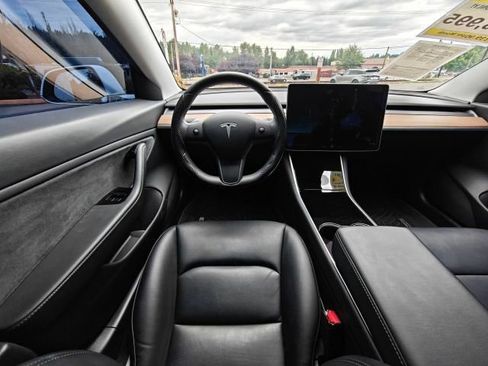 Used 2019 Tesla Model 3 Mid Range RWD image 12
