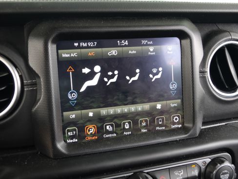 Used 2021 Jeep Wrangler Unlimited Sahara image 25