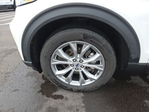 Used 2023 Ford Explorer XLT w/ Equipment Group 202A image 17