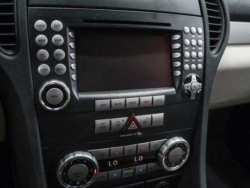 Used 2005 Mercedes-Benz SLK 350 image 25