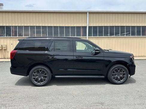New 2026 Ford Expedition Platinum w/ Stealth Appearance Package AWD/4WD image 11