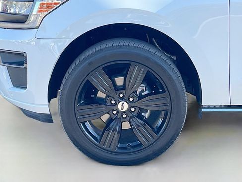 Used 2023 Ford Expedition Platinum AWD/4WD image 35