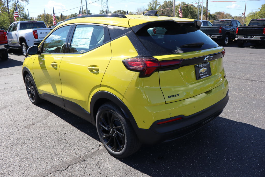 New 2027 Chevrolet Bolt RS w/ Super Cruise Package FWD image 3