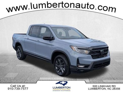 Used 2025 Honda Ridgeline Sport image 1