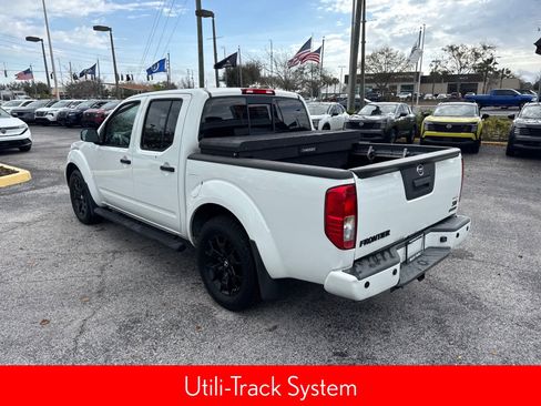 Used 2018 Nissan Frontier SV w/ Value Truck Package image 12