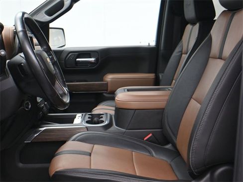 Used 2021 Chevrolet Silverado 1500 High Country w/ Safety Package II image 9