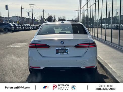 New 2026 BMW 530i xDrive w/ Premium Package image 5