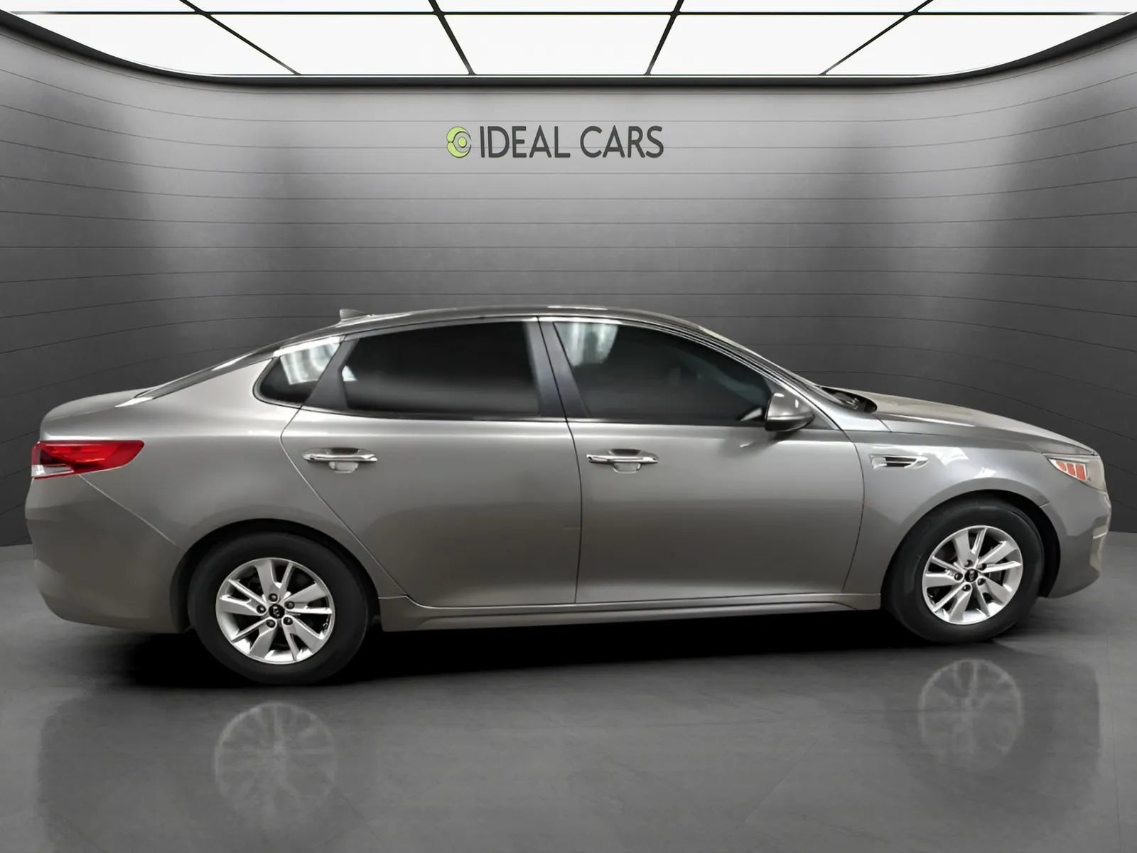 Used 2018 Kia Optima LX FWD image 4