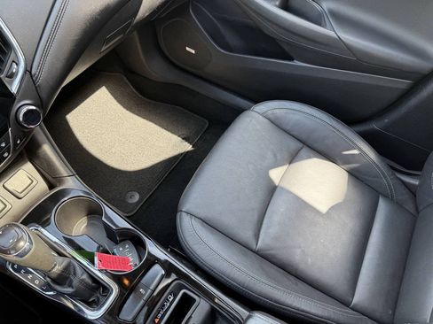 Used 2017 Chevrolet Cruze Premier FWD image 25